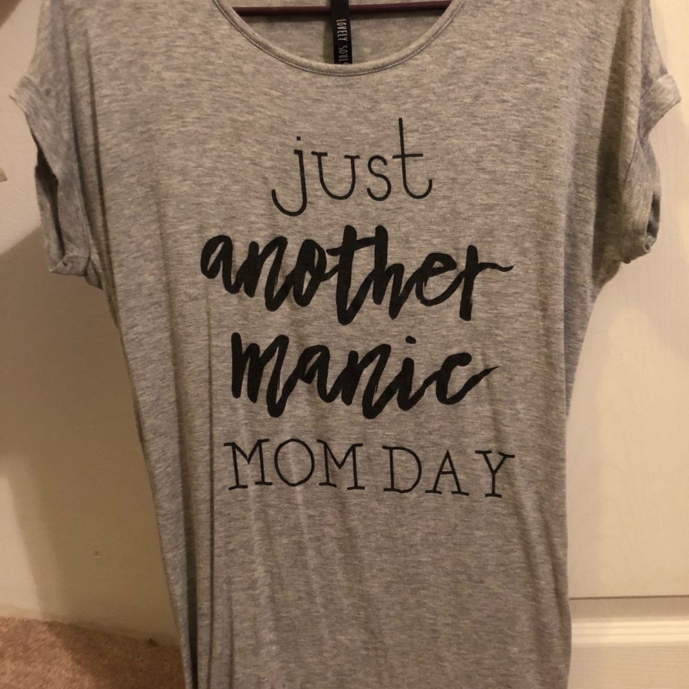 Mom Day tee
